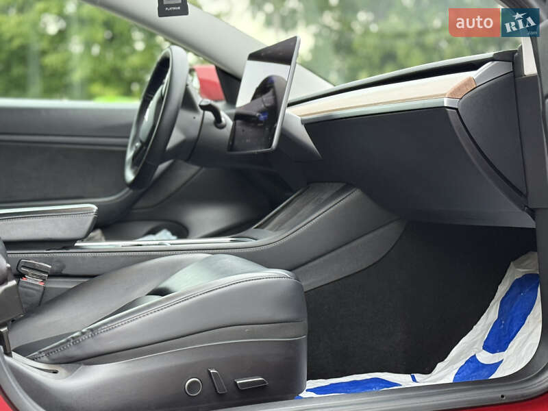 Седан Tesla Model 3 2020 в Коломые