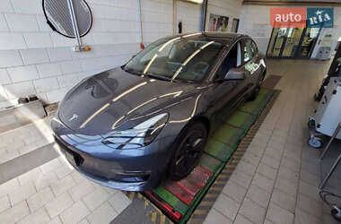 Седан Tesla Model 3 2022 в Тернополе