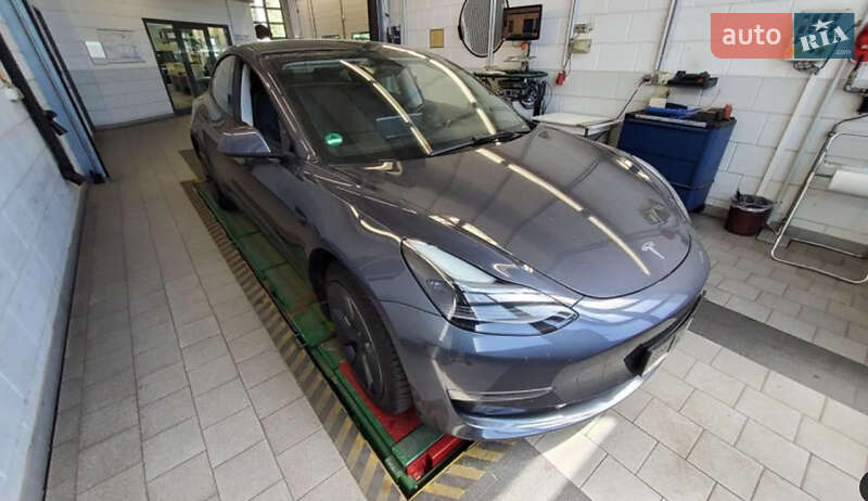 Седан Tesla Model 3 2022 в Тернополі
