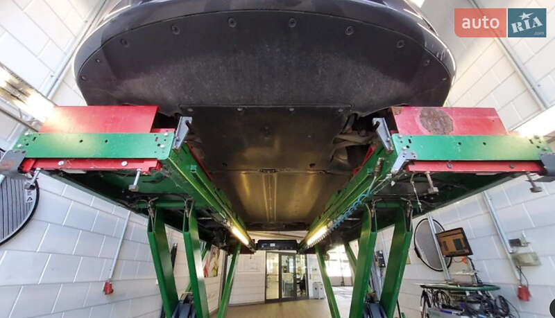 Седан Tesla Model 3 2022 в Тернополі