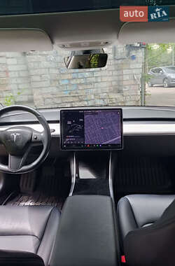 Седан Tesla Model 3 2018 в 