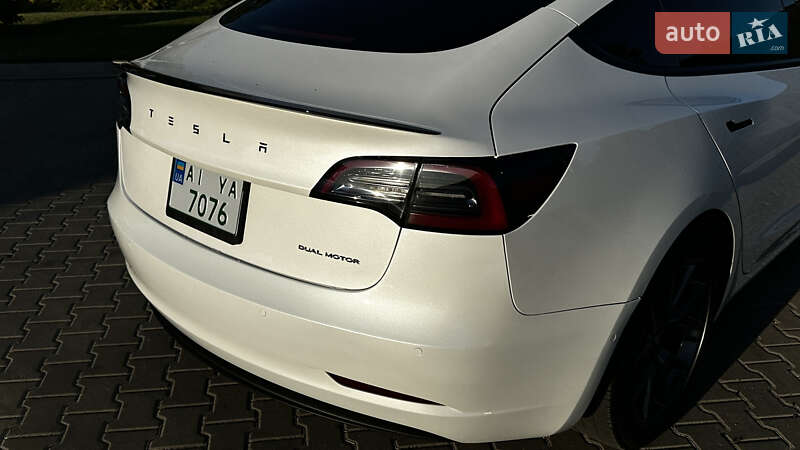 Седан Tesla Model 3 2021 в Кагарлыке