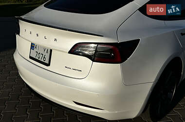 Седан Tesla Model 3 2021 в 