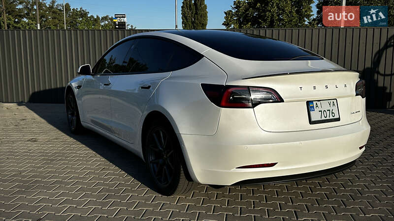 Седан Tesla Model 3 2021 в Кагарлыке