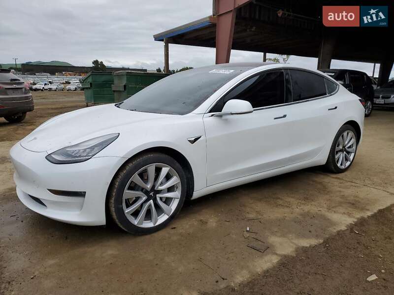 Седан Tesla Model 3 2018 в 