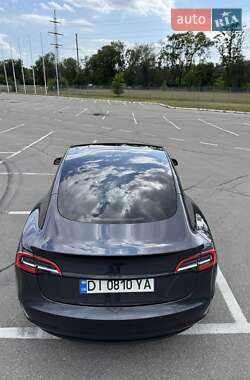 Седан Tesla Model 3 2021 в 