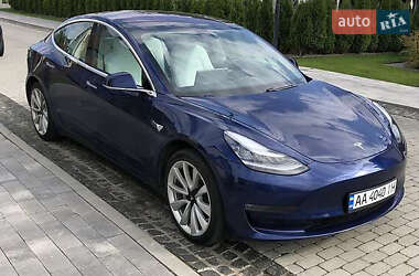 Седан Tesla Model 3 2018 в Києві
