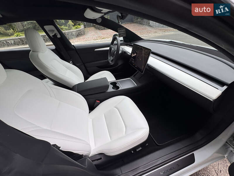 Седан Tesla Model 3 2023 в Киеве