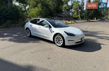 Седан Tesla Model 3 2022 в 