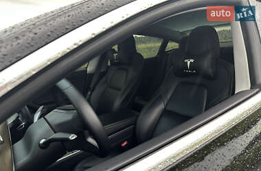 Седан Tesla Model 3 2019 в 
