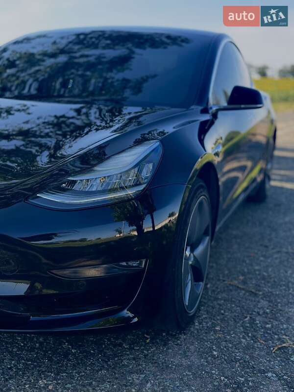 Седан Tesla Model 3 2019 в Днепре