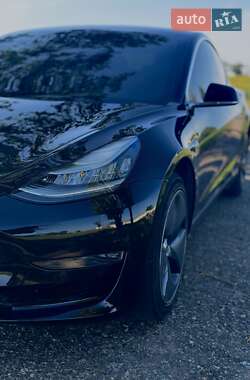 Седан Tesla Model 3 2019 в 
