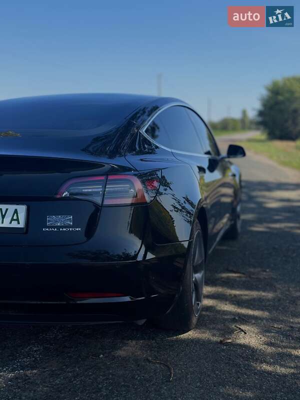 Седан Tesla Model 3 2019 в Днепре