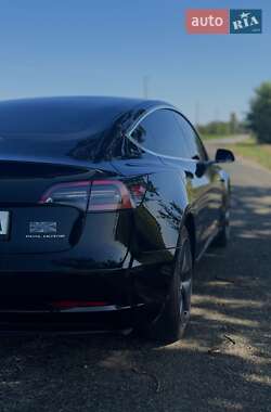 Седан Tesla Model 3 2019 в 