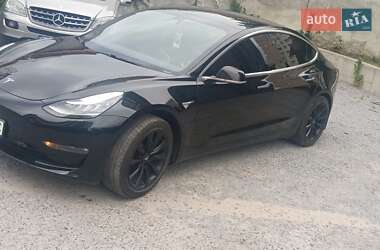 Седан Tesla Model 3 2019 в Львові