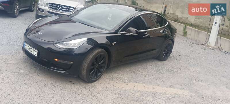 Седан Tesla Model 3 2019 в 