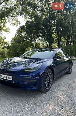 Седан Tesla Model 3 2022 в 