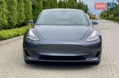 Седан Tesla Model 3 2018 в 