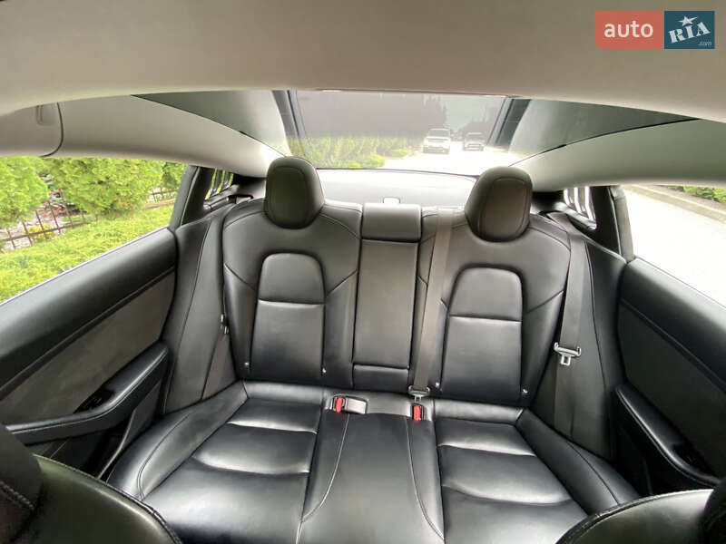 Седан Tesla Model 3 2018 в Хмельницком