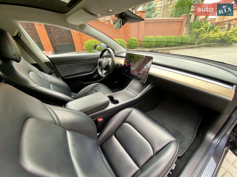 Седан Tesla Model 3 2018 в Хмельницком