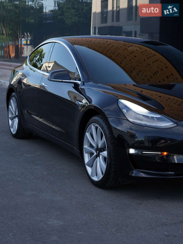 Седан Tesla Model 3 2018 в Одессе