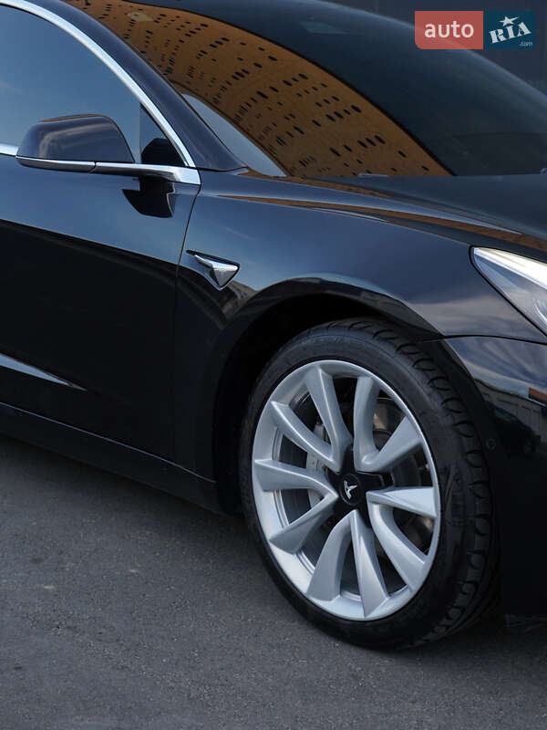 Седан Tesla Model 3 2018 в Одессе