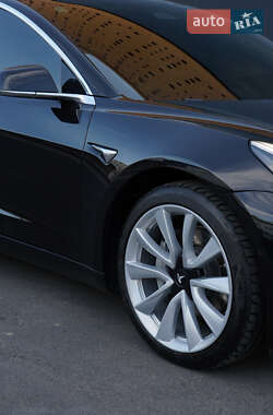 Седан Tesla Model 3 2018 в 