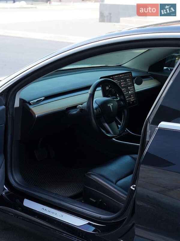 Седан Tesla Model 3 2018 в Одессе
