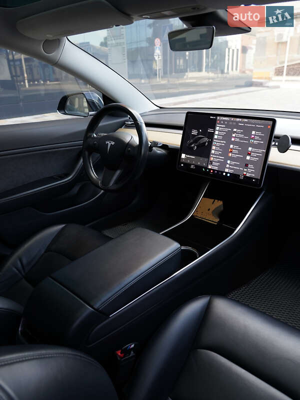 Седан Tesla Model 3 2018 в Одессе