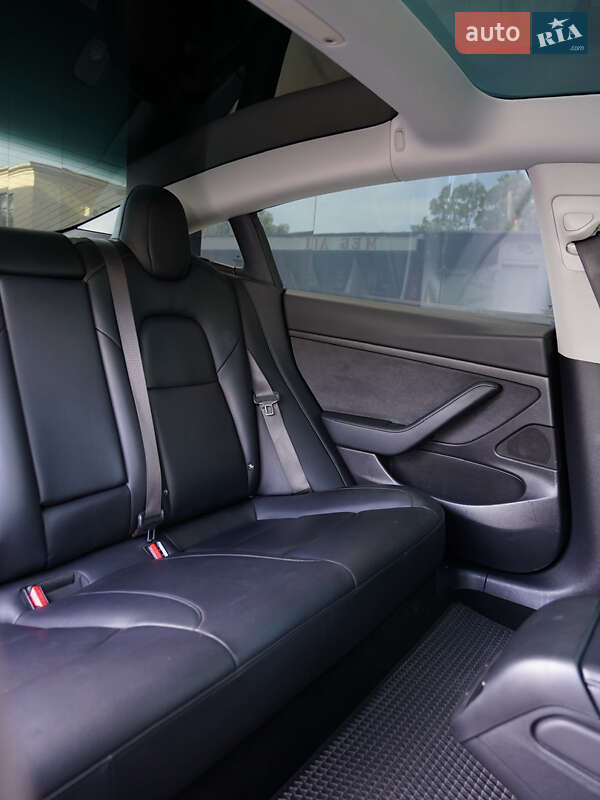 Седан Tesla Model 3 2018 в Одессе