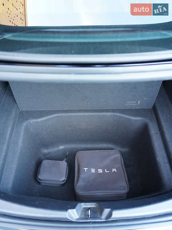 Седан Tesla Model 3 2018 в Одессе