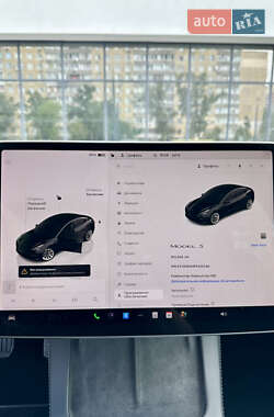 Седан Tesla Model 3 2022 в 