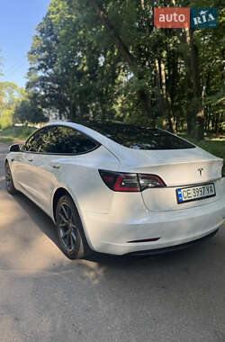 Седан Tesla Model 3 2022 в 