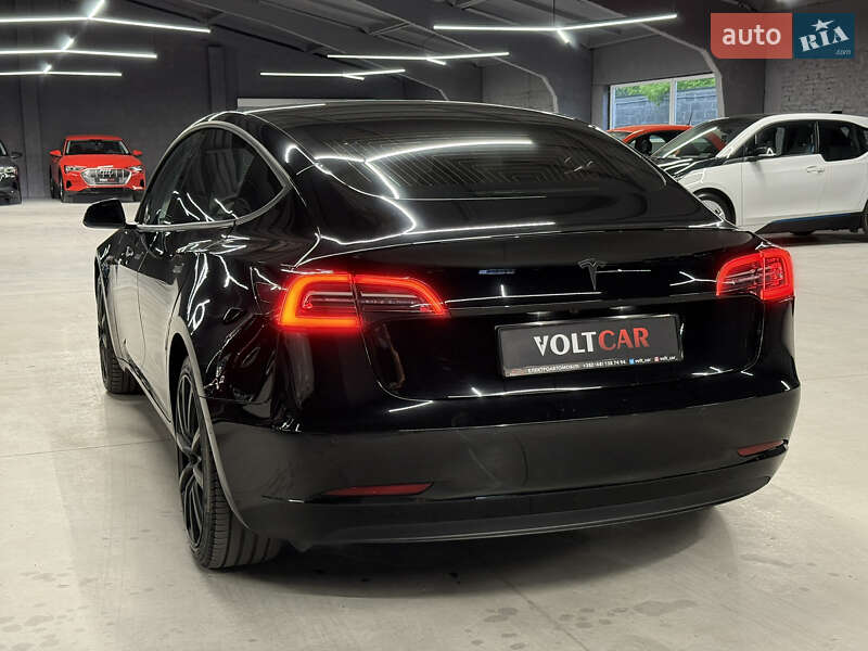 Седан Tesla Model 3 2019 в Владимире