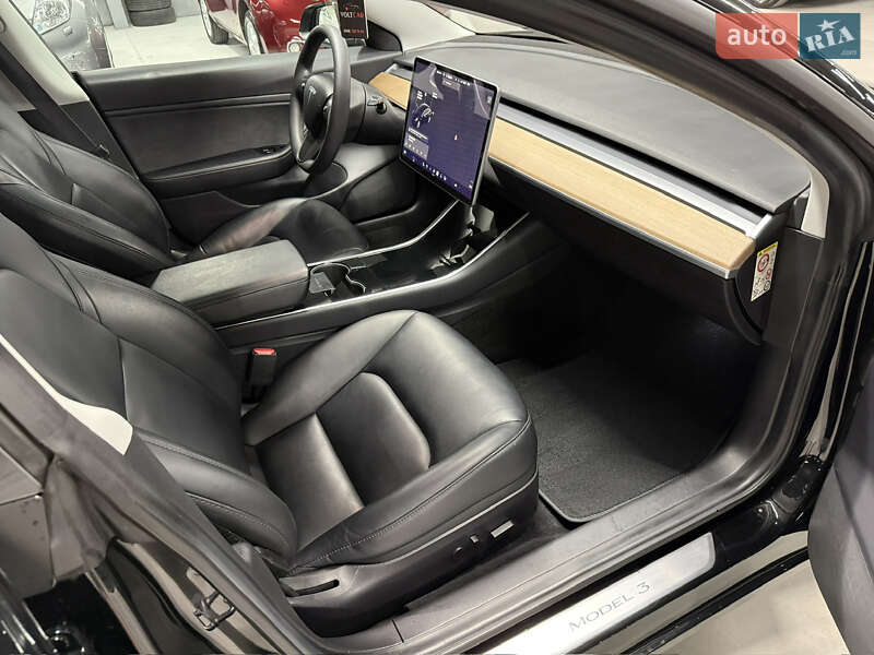 Седан Tesla Model 3 2019 в Владимире