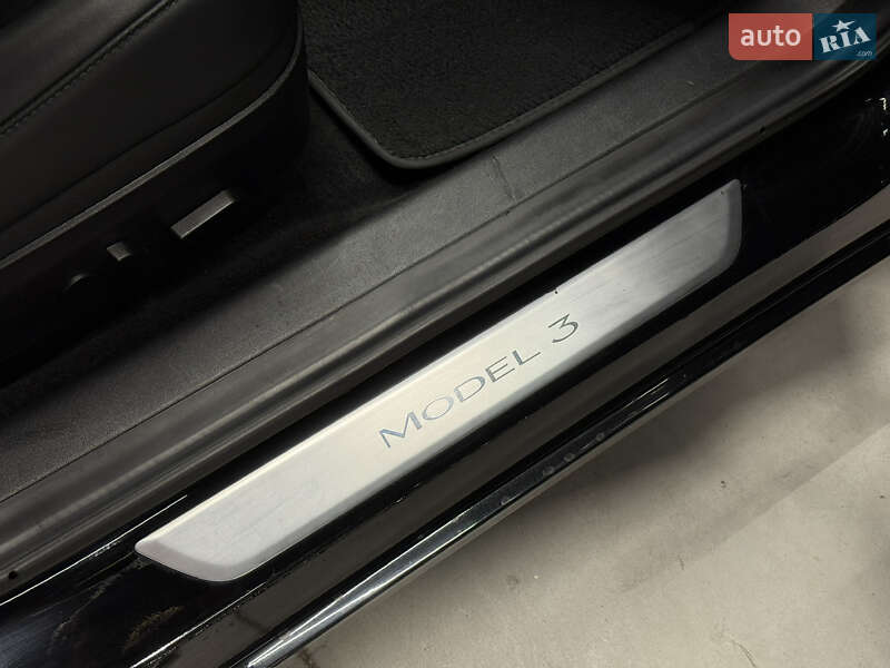 Седан Tesla Model 3 2019 в Владимире