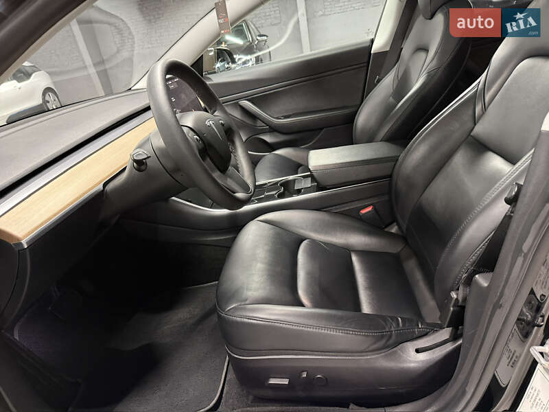 Седан Tesla Model 3 2019 в Владимире