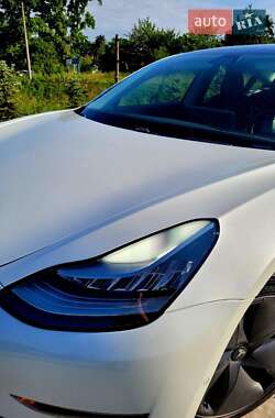 Седан Tesla Model 3 2019 в 
