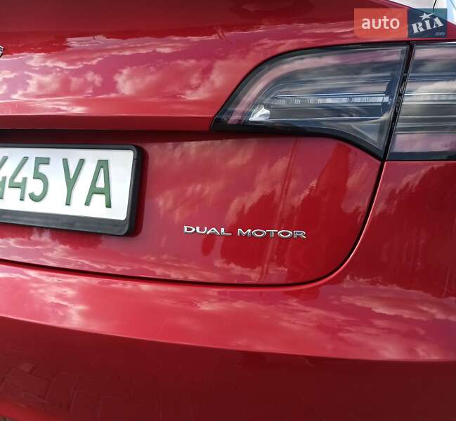 Седан Tesla Model 3 2022 в Броварах