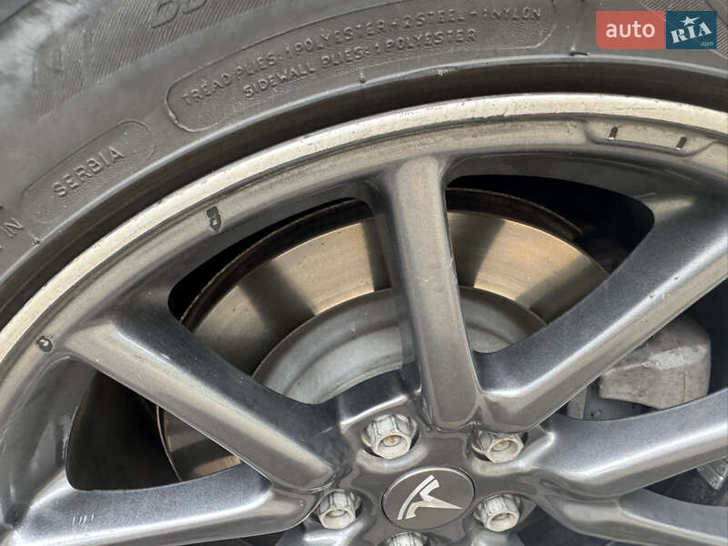 Седан Tesla Model 3 2020 в Києві