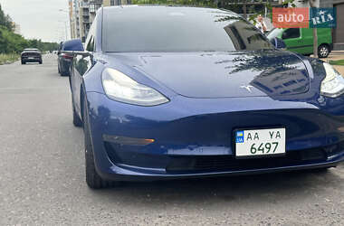 Седан Tesla Model 3 2020 в 