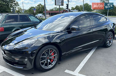 Седан Tesla Model 3 2021 в 