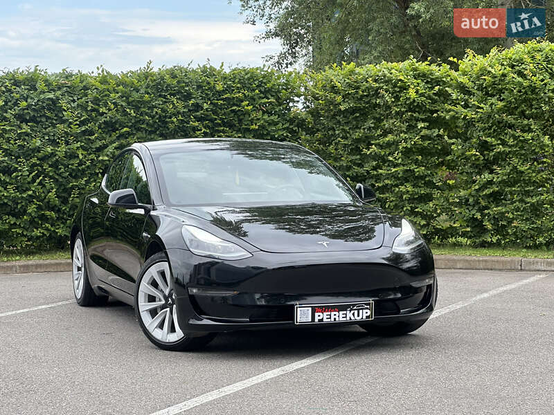 Седан Tesla Model 3 2022 в Києві