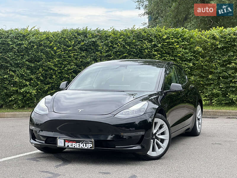 Седан Tesla Model 3 2022 в Києві