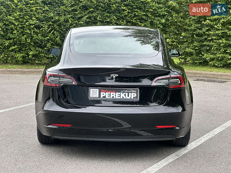 Седан Tesla Model 3 2022 в Києві