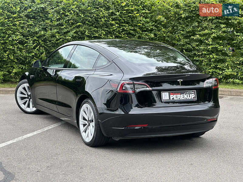 Седан Tesla Model 3 2022 в Києві
