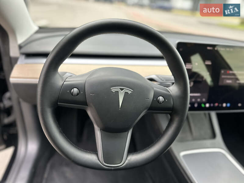 Седан Tesla Model 3 2022 в Києві