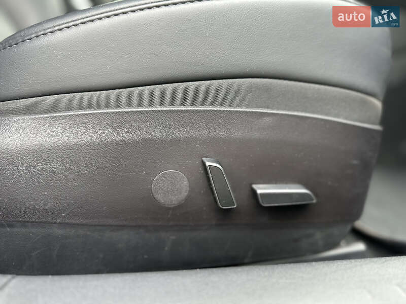 Седан Tesla Model 3 2022 в Києві