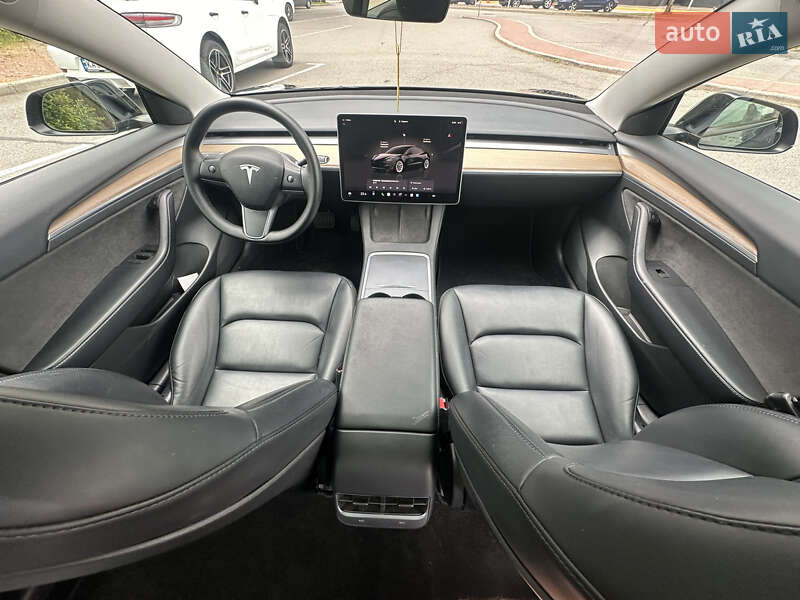Седан Tesla Model 3 2022 в Києві