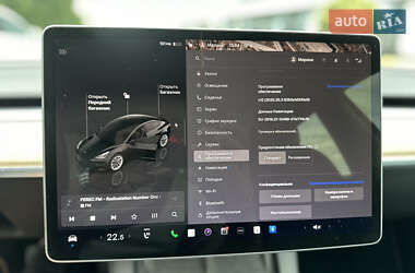 Седан Tesla Model 3 2022 в 